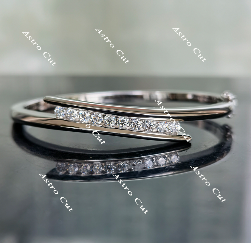 Doveggs round moissanite bangle for women