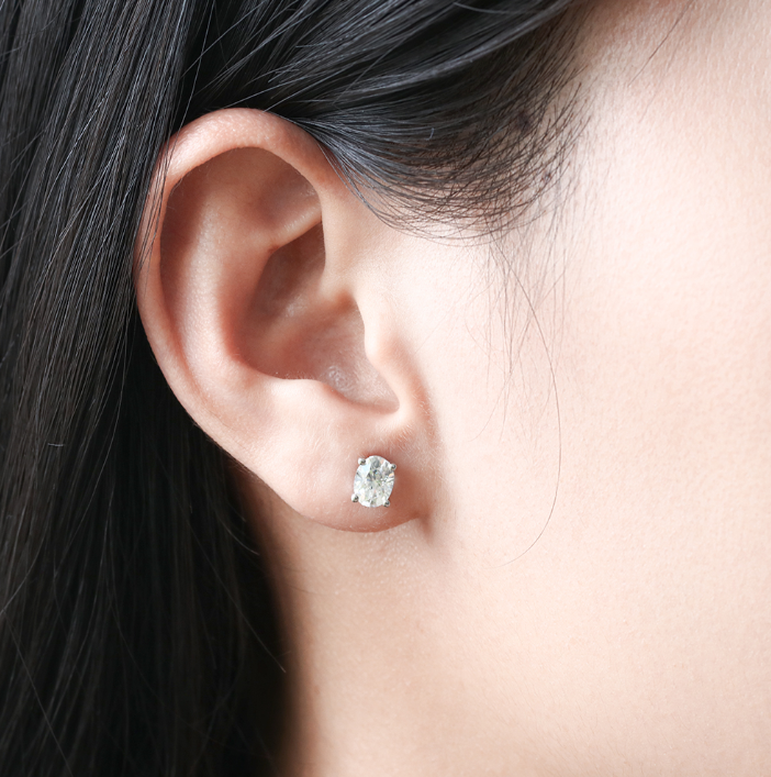 Doveggs solitaire oval moissanite stud earring for women