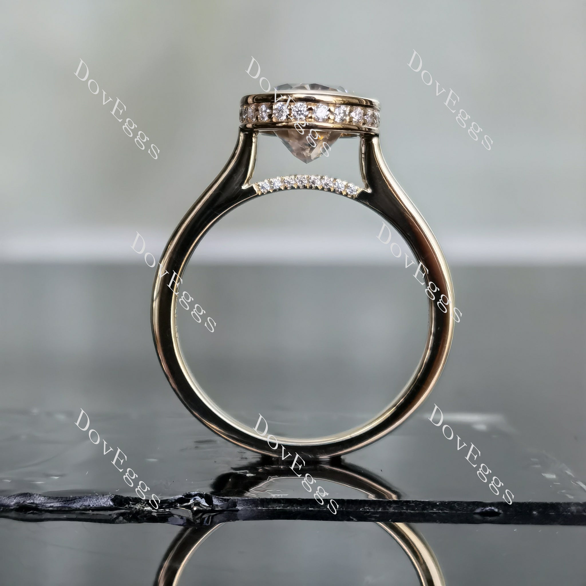 Doveggs oval bezel setting moissanite engagement ring