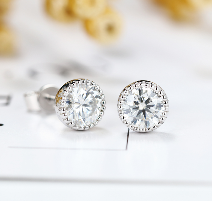 Doveggs bezel setting round moissanite stud earrings for women