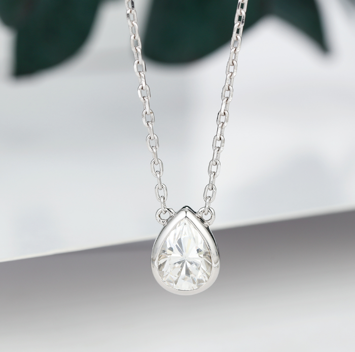 doveggs bezel 1.5 carat gh color moissanite pendant necklace in sterling silver
