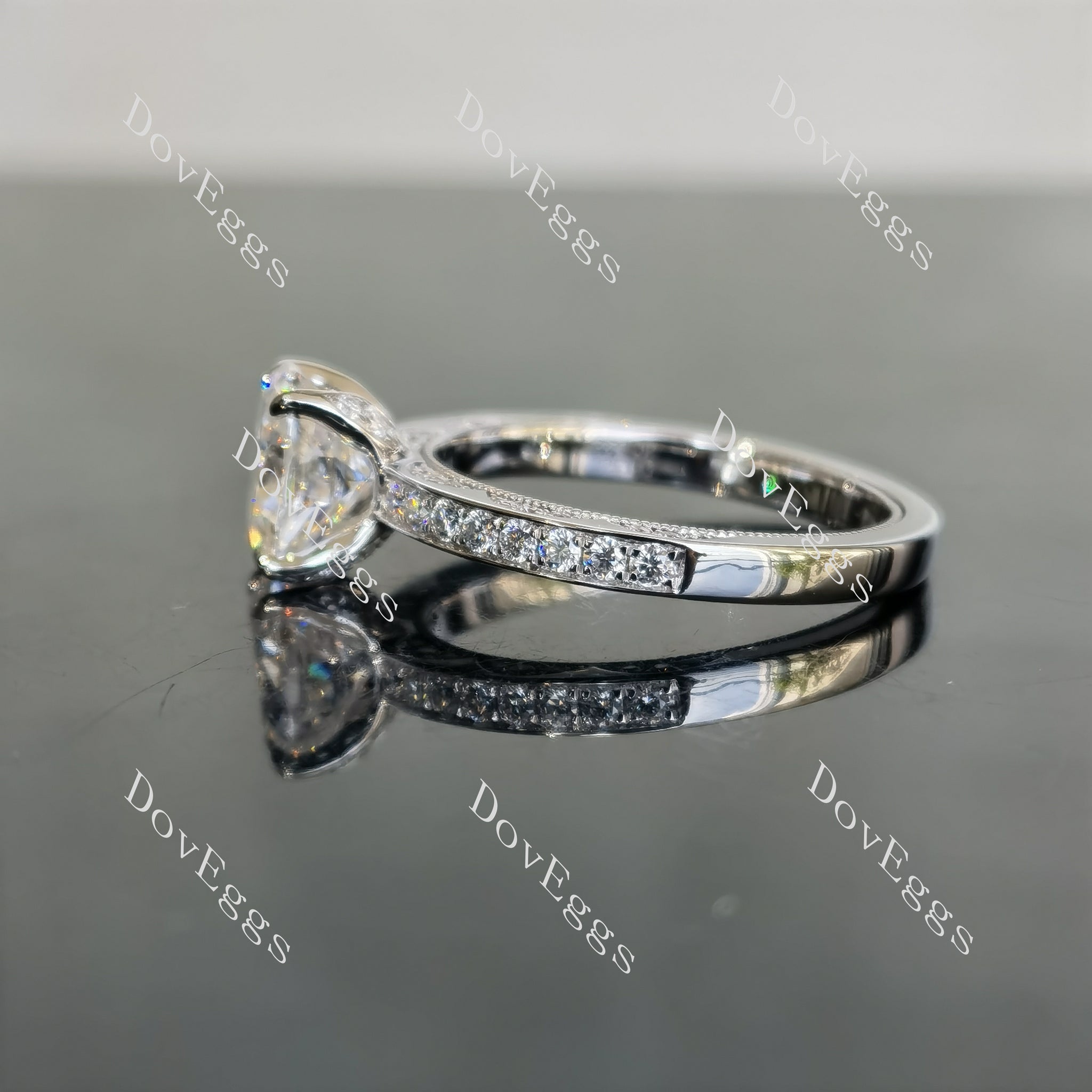 Doveggs oval vintage moissanite engagement ring