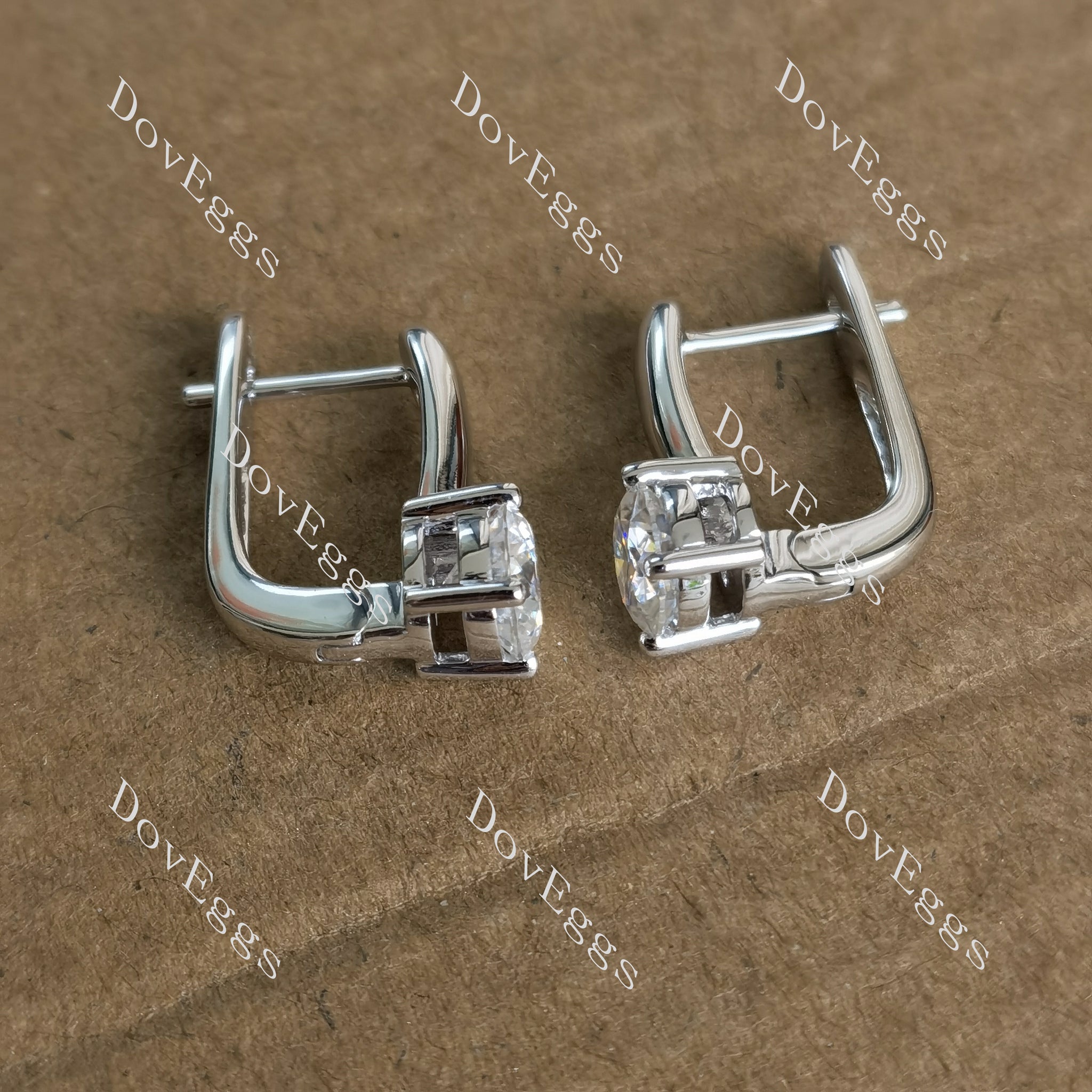 Doveggs solitaire round moissanite hoop earrings