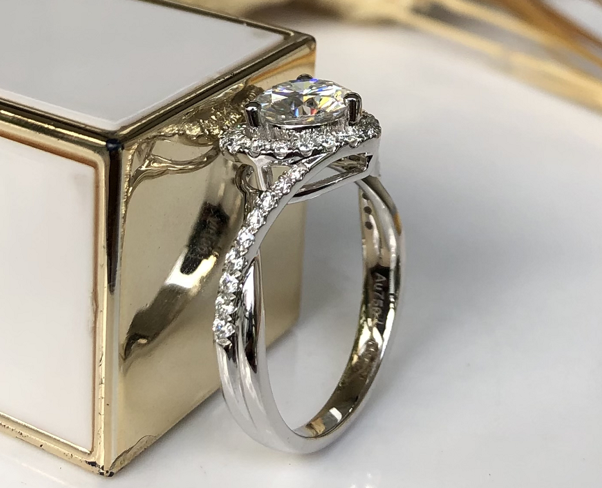doveggs solid 18k white gold 1 carat EF color halo moissanite ring