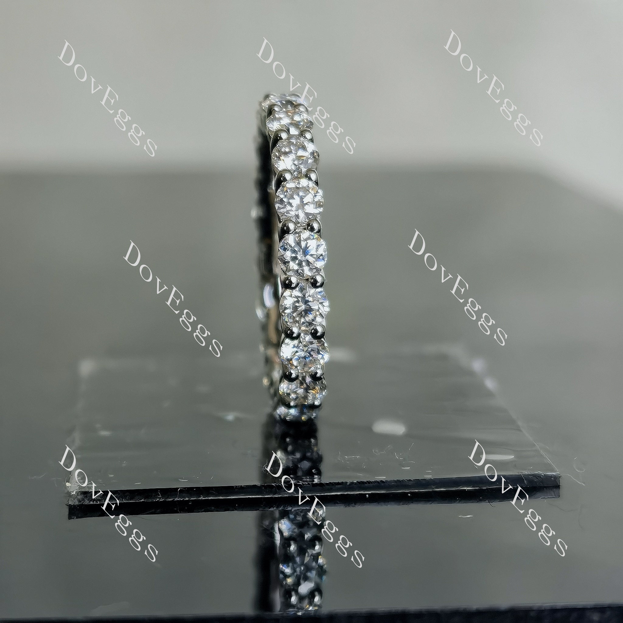 Doveggs round full eternity pave moissanite/lab grown diamond wedding band-2.7mm band width