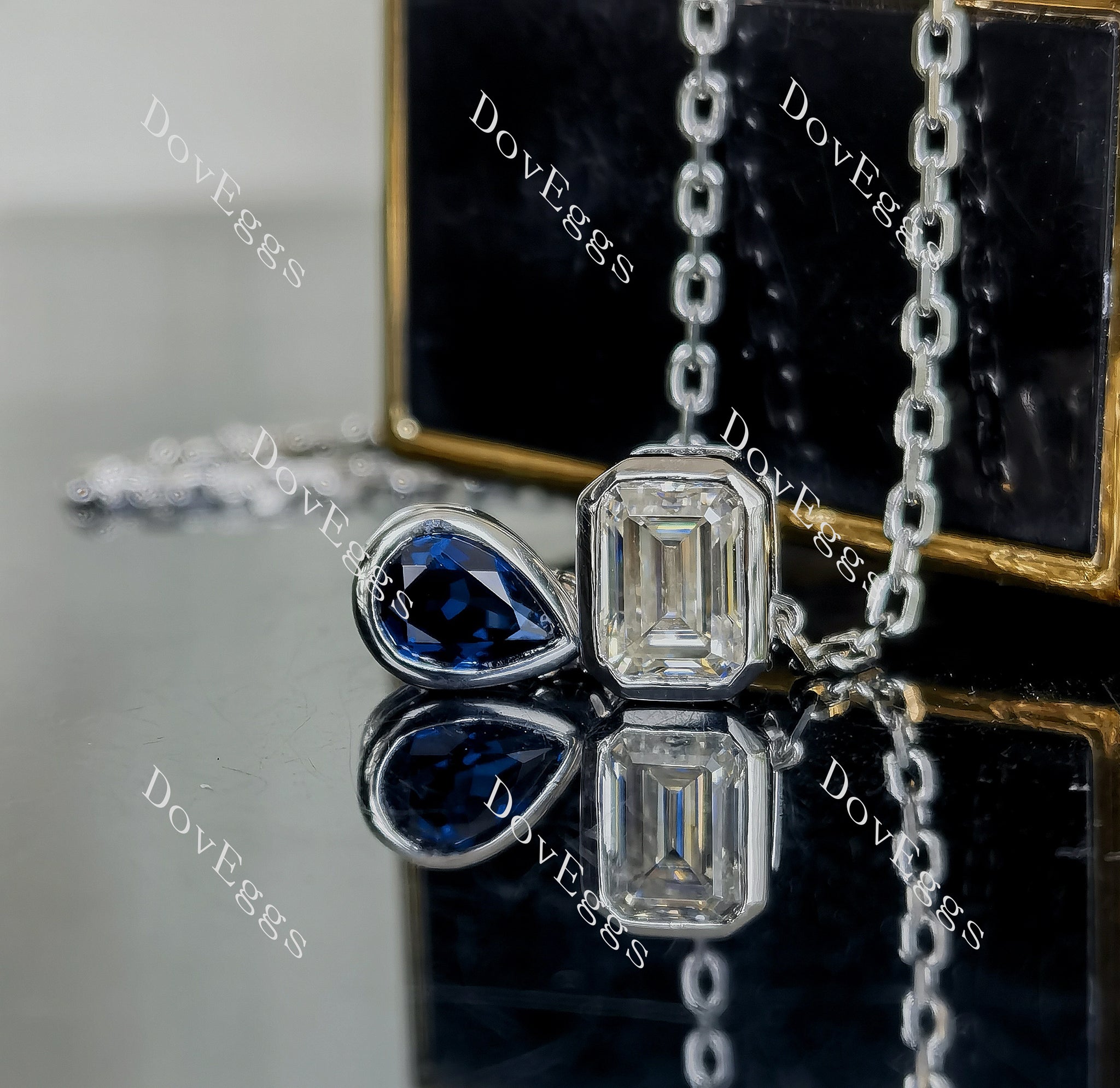 Doveggs bezel 10k gold pendant necklace (pendant only)