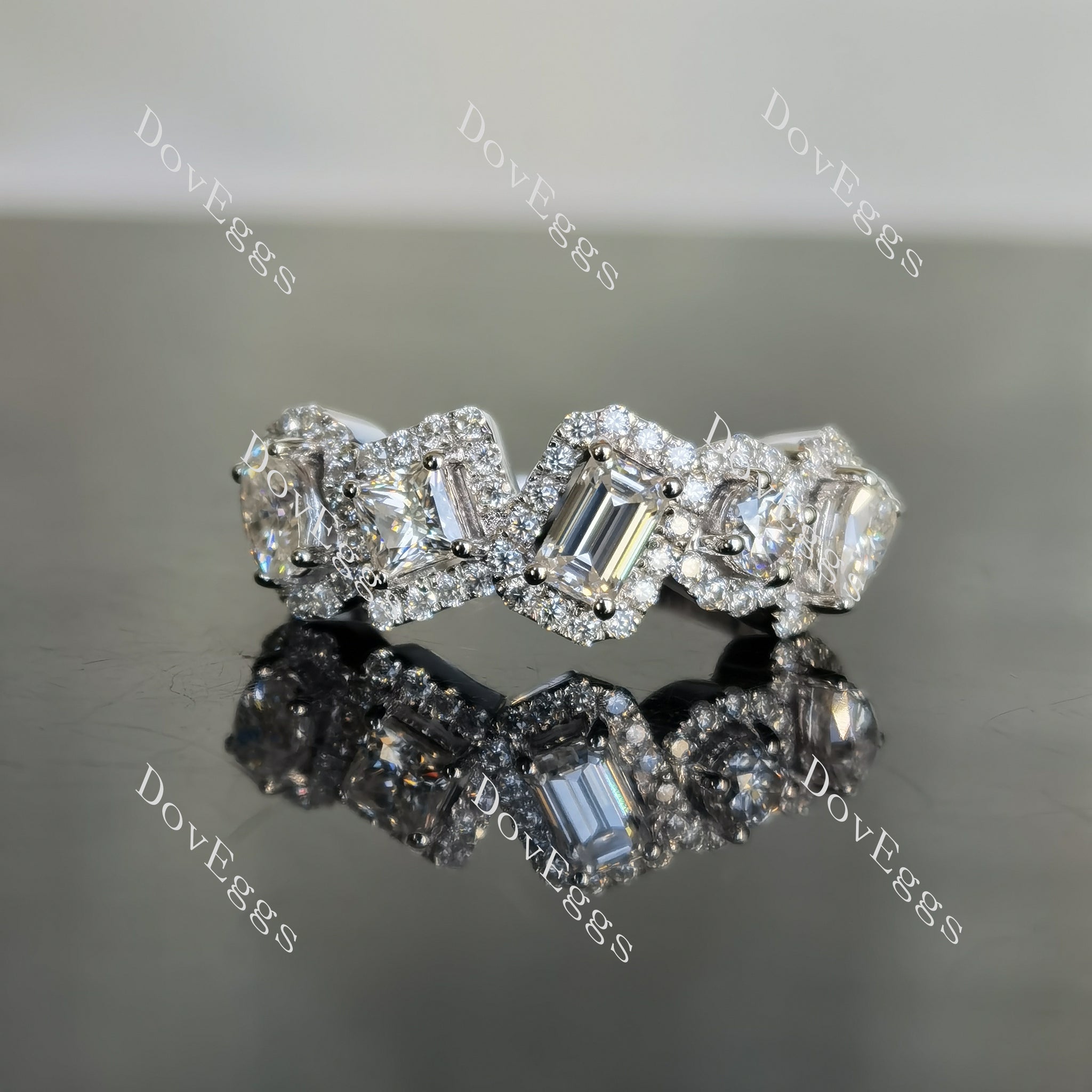 Doveggs oval/princess/emerald/round/pear stones moissanite/lab grown diamond wedding band-2.4mm band width