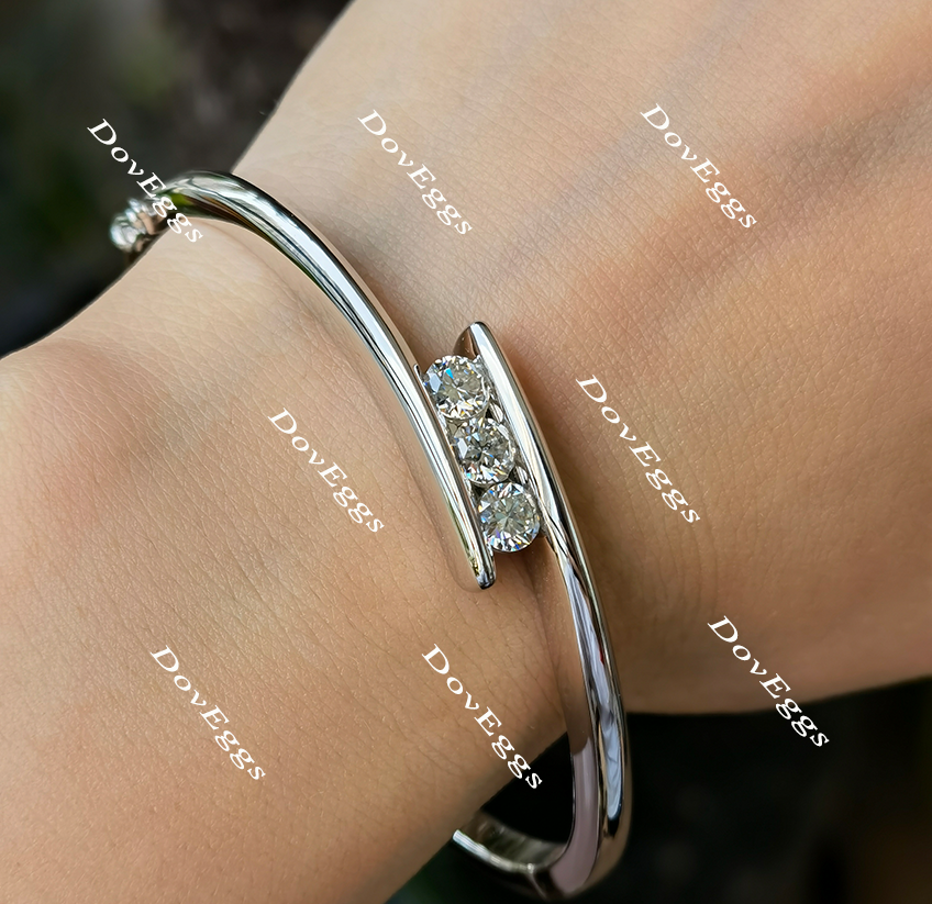 Doveggs three stone moissanite bangle