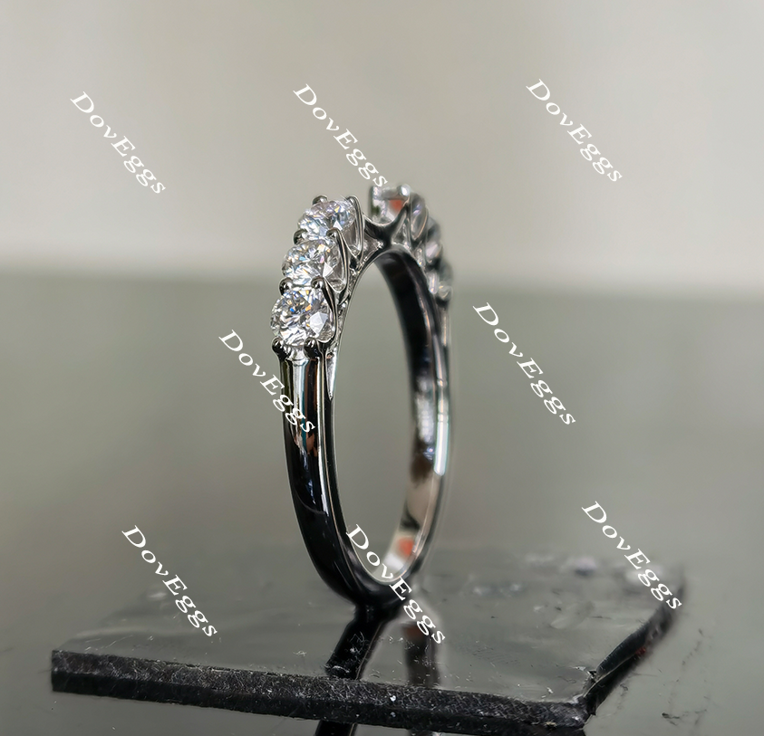 Doveggs round moissanite/lab grown diamond wedding band-1.7mm band width
