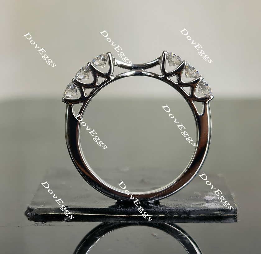Doveggs round moissanite/lab grown diamond wedding band-1.7mm band width