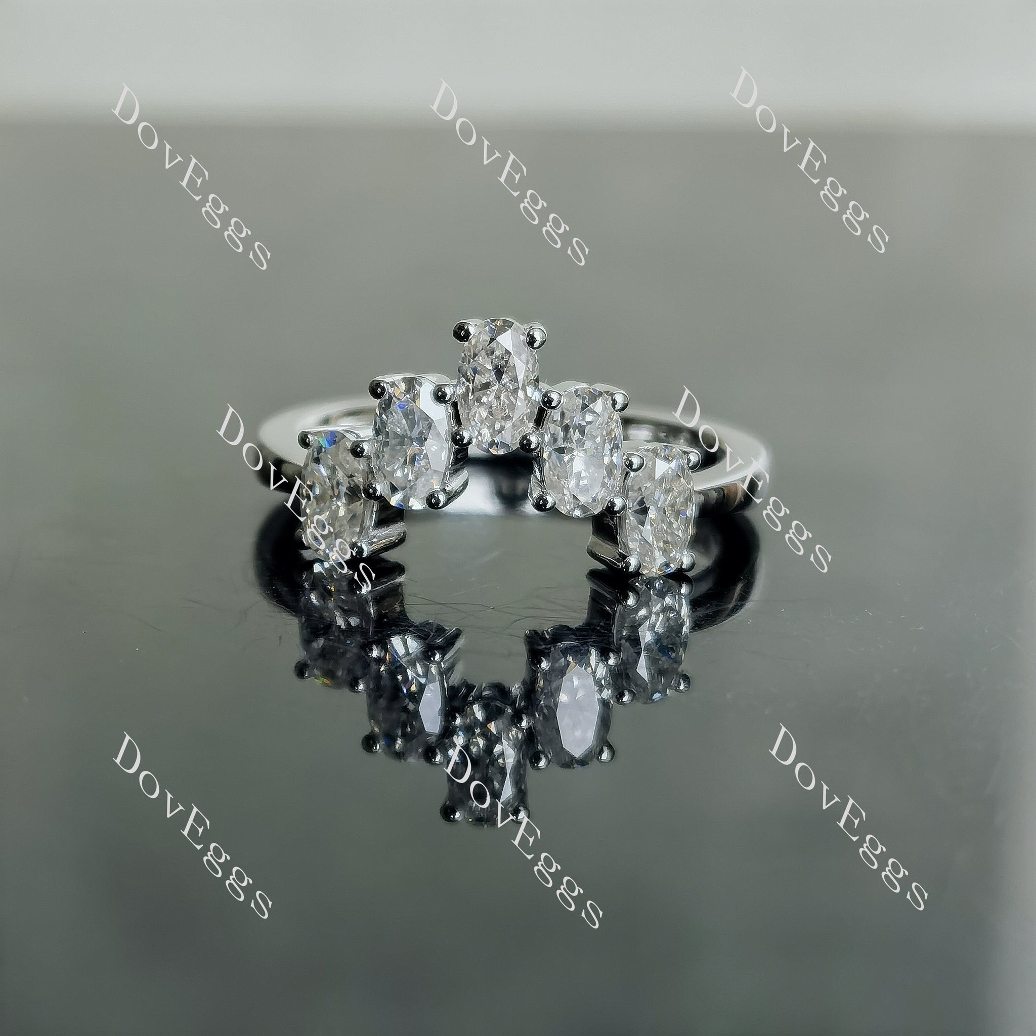 Doveggs oval five stones moissanite/lab grown diamond wedding band-2.3mm band width