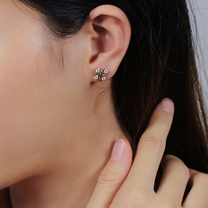 Doveggs round moissanite stud earrings