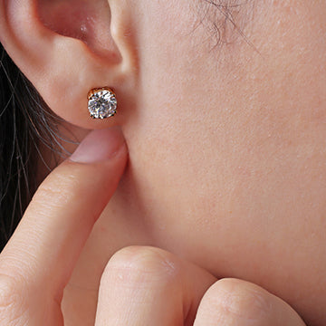 Doveggs solitaire round moissanite stud earring for women