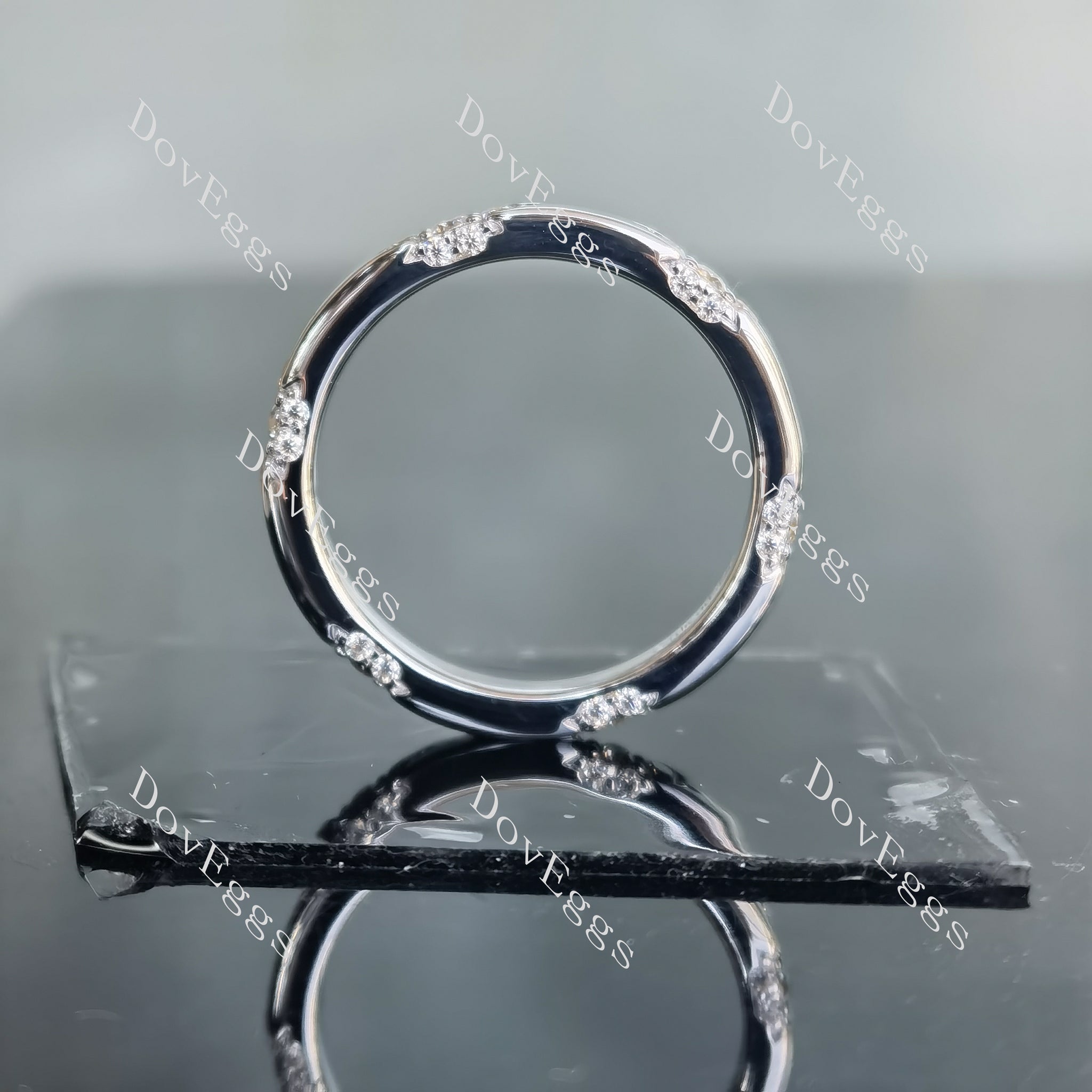 Doveggs round art deco moissanite/lab grown diamond wedding band-2.5mm band width