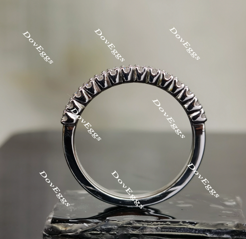 The Laurelelle halo moissanite bridal set (2 rings)