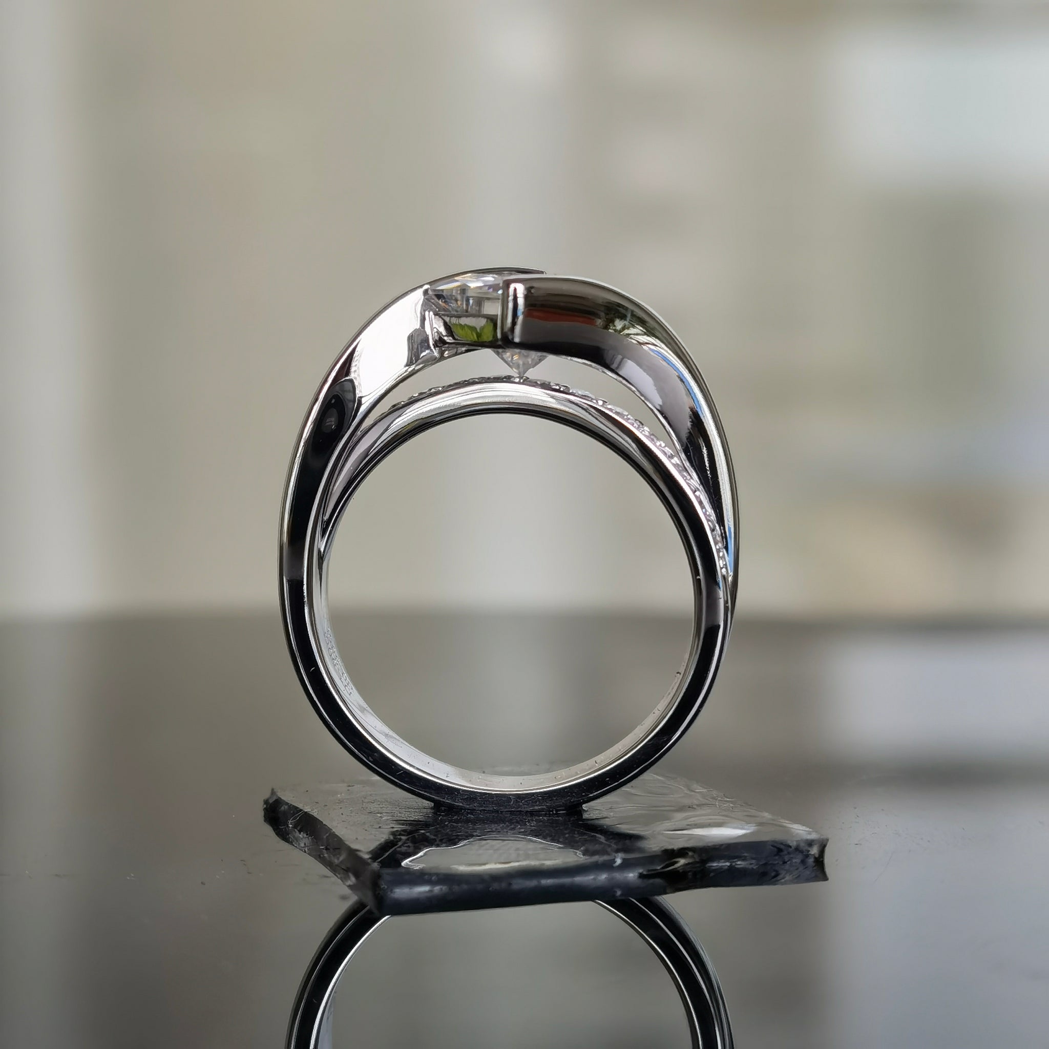 doveggs 14k white gold GHI color princess moissanite engagement ring (size 7)