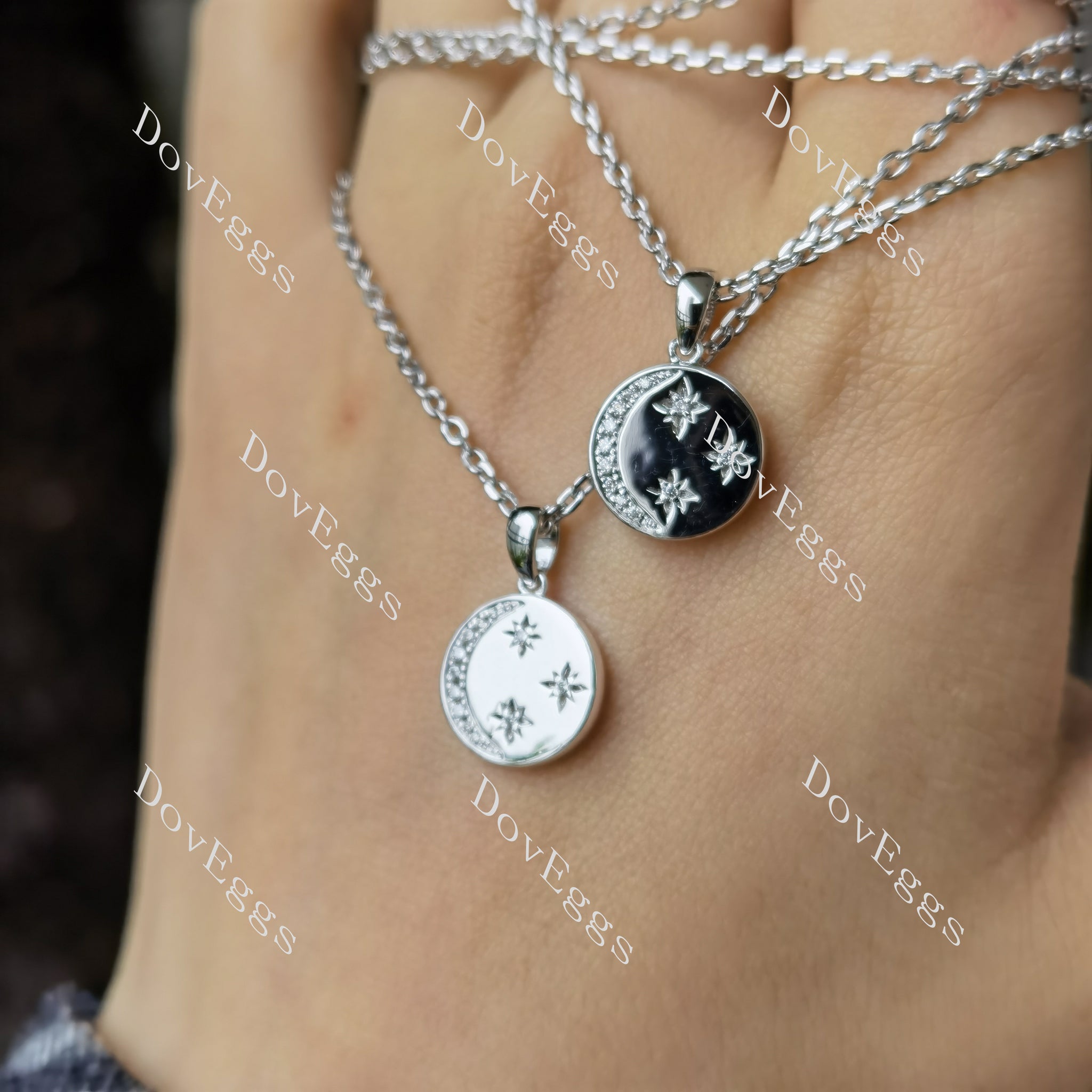 Doveggs round stones moissanite/lab grown diamond pendant (1 piece of pendant only)