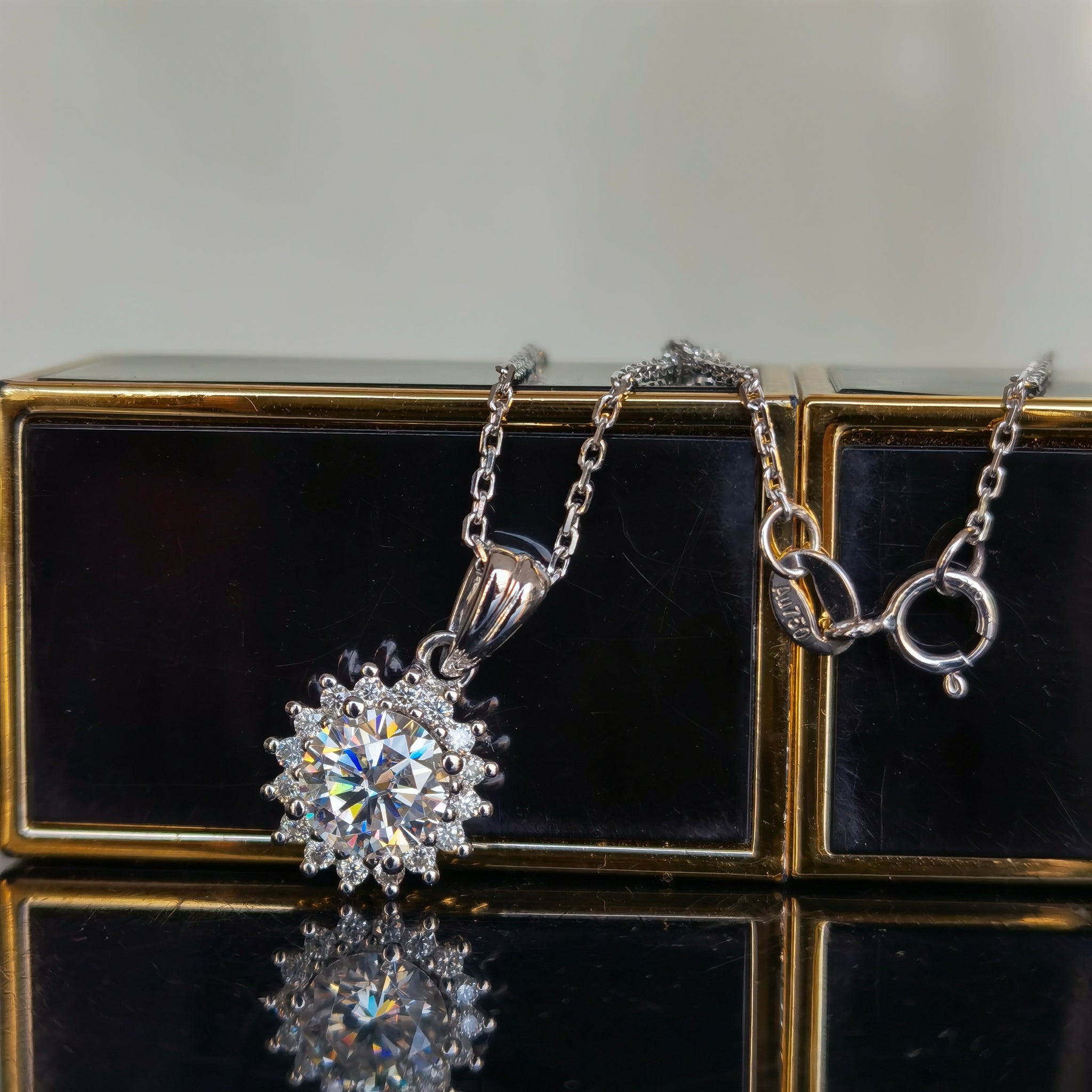 Doveggs premade 18k white gold round moissanite pendant necklace(pendant only)