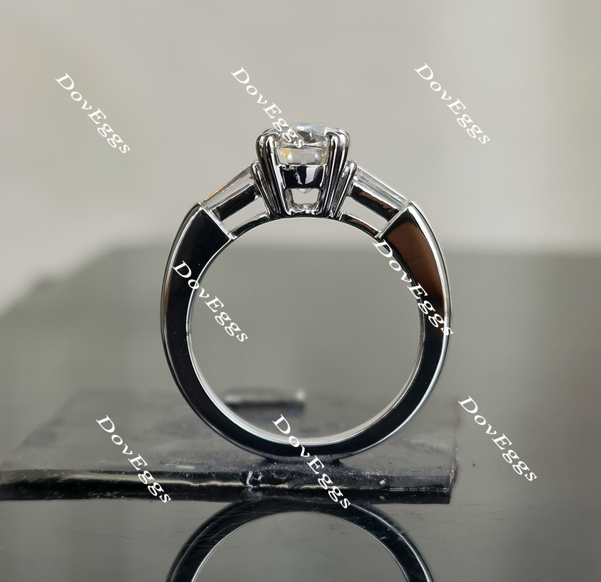 Doveggs three-stone moissanite engagement ring for women