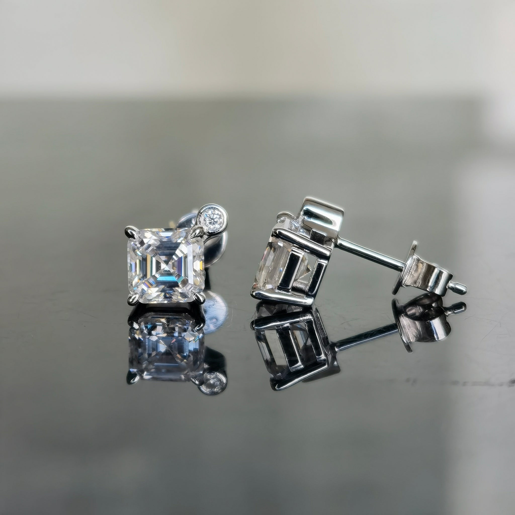 Doveggs asscher moissanite stud earring for women