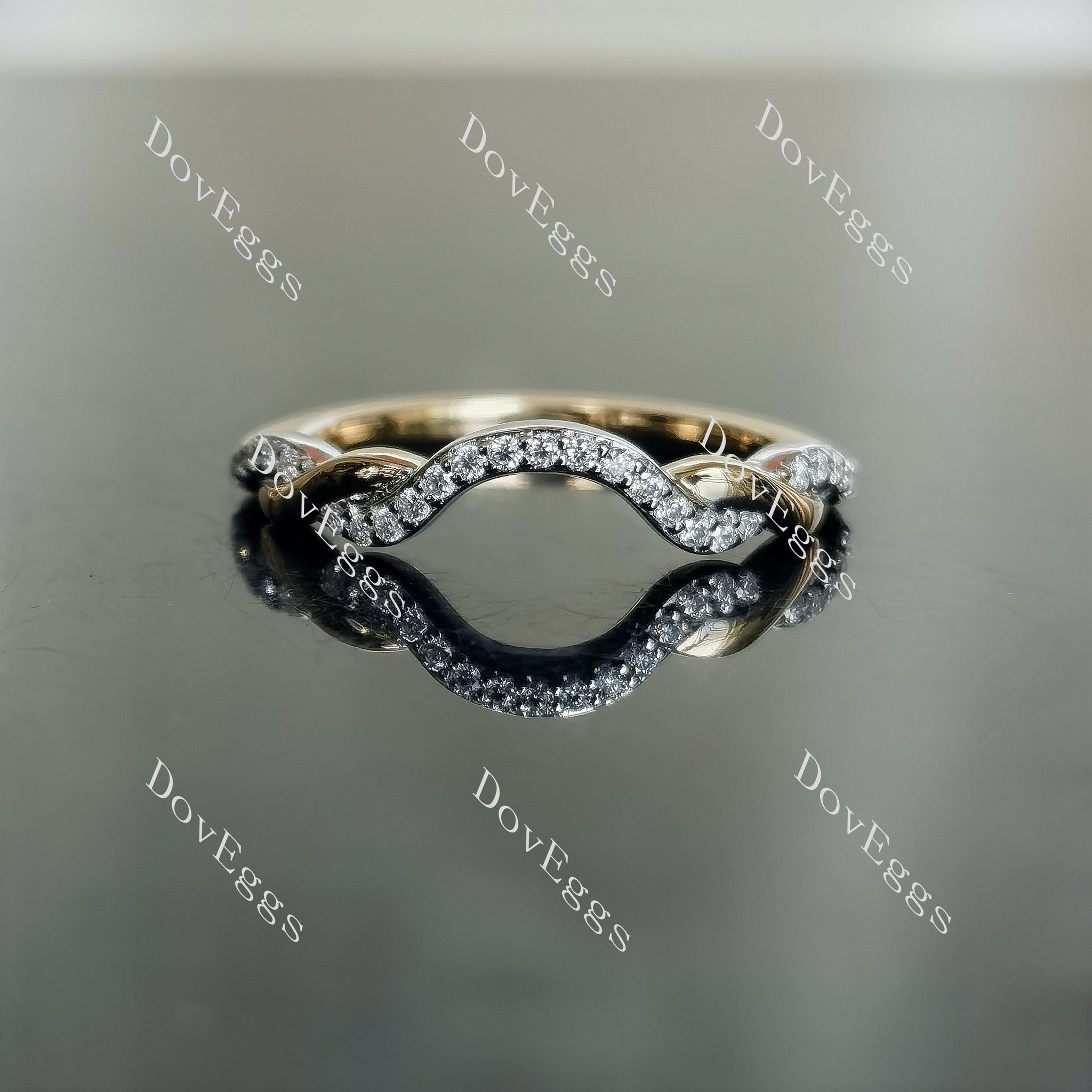 Doveggs oval side stones moissanite bridal set (2 rings)