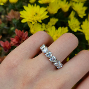 Doveggs heart seven stone moissanite wedding band-2.5mm band width
