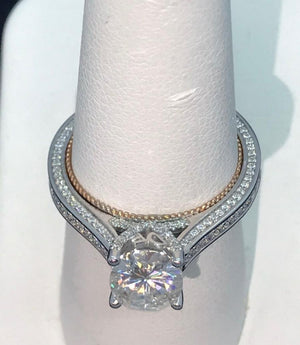 Doveggs 2ct oval full eternity moissanite engagement ring (size 7)