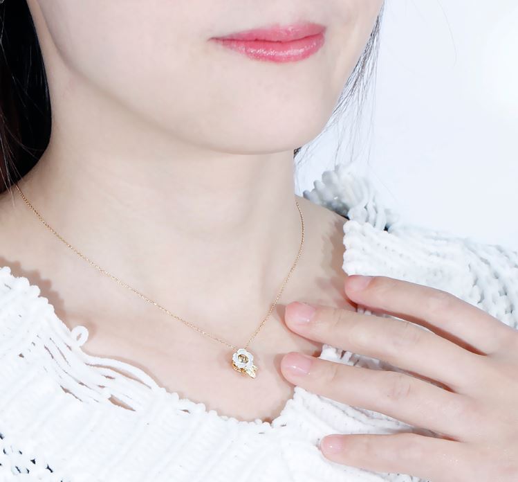 doveggs diamond pendant necklace 18k yellow gold center 0.1 carat diamond pendant necklace for women - DovEggs-Seattle