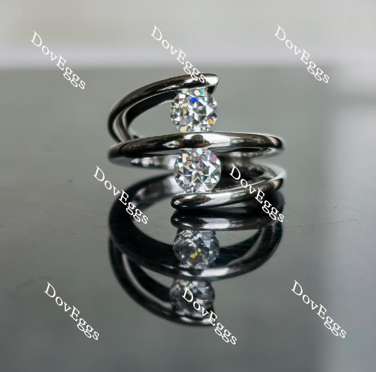Doveggs 2 pieces of 0.5ct round center stone moissanite engagement ring