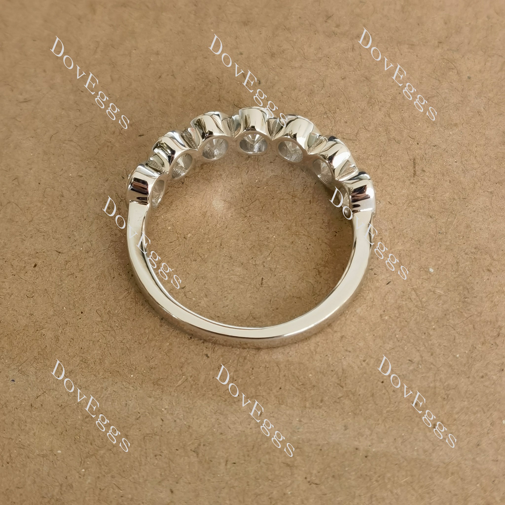 Doveggs oval seven stones bezel moissanite/lab grown diamond wedding band-2.5mm band width