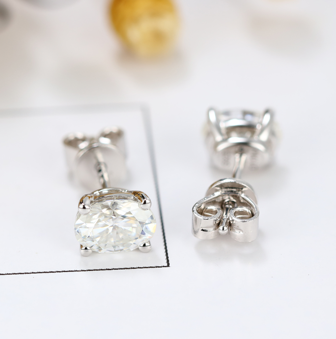 Doveggs solitaire oval moissanite stud earring for women
