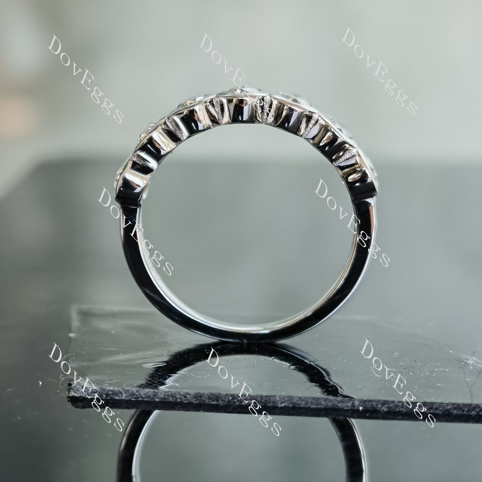 Doveggs oval seven stones bezel moissanite/lab grown diamond wedding band-2.5mm band width