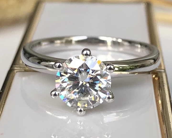 doveggs solid 18k white gold 1 carat EF color moissanite ring - DovEggs-Seattle
