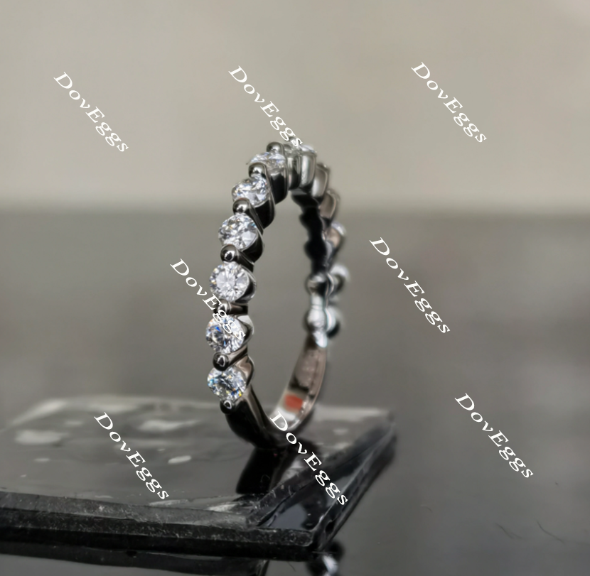 Doveggs round moissanite/lab grown diamond band(wedding band only)-2.5mm band width